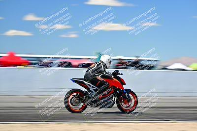 media/Mar-25-2024-Moto Forza (Mon) [[8d4319bd68]]/4-Novice Group/Session 4 Front Straight Speed Pans/